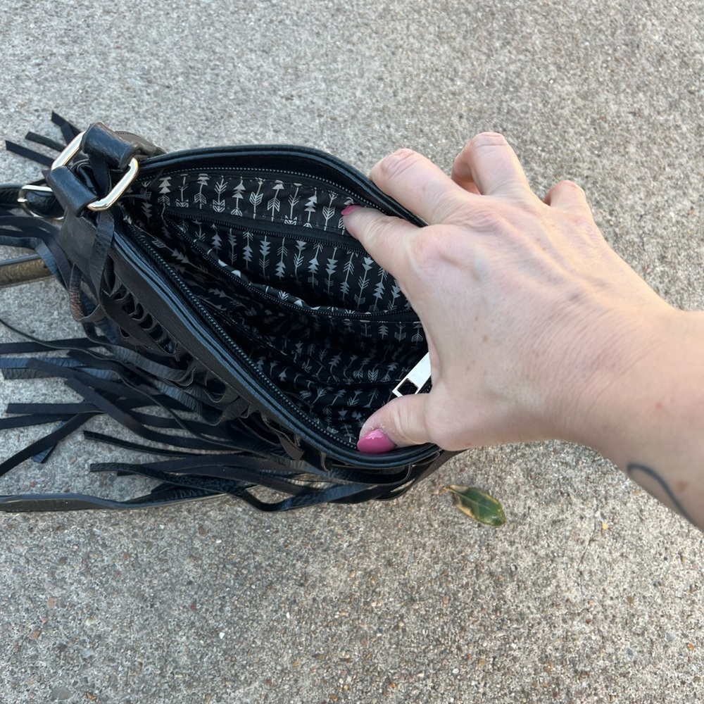 Black crossbody purse gently used